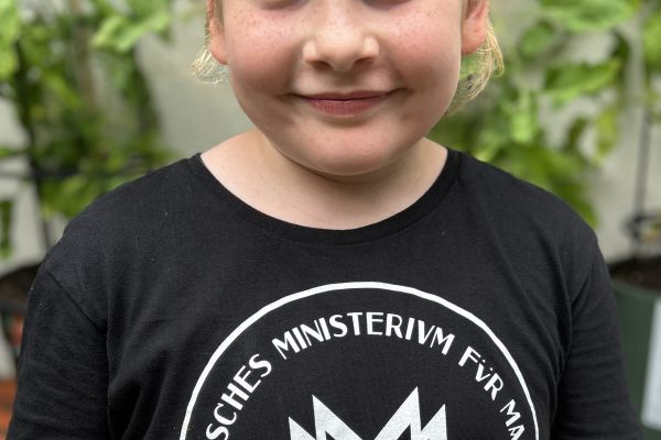 emilherrnleben2b009132D2-BBAB-9FC6-5CF0-400E29AB5BE8.jpg
